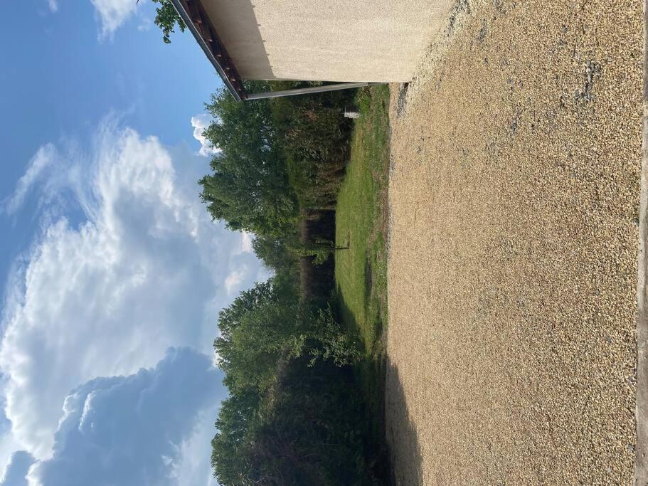 Gite A Louer 70 M2 La Chapelle-sur-Loire Bagian luar foto